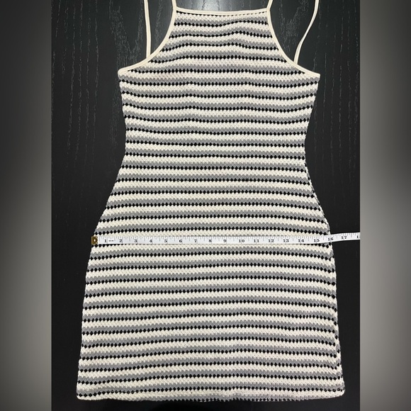 Nikki’s Beach House Crochet Cover Up - Picture 5 of 8